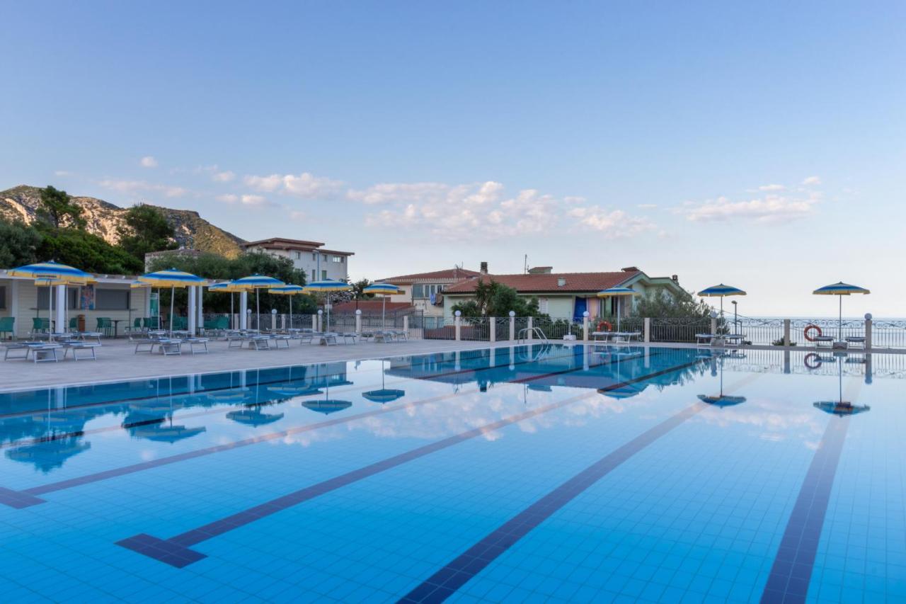 Hotel Brancamaria Cala Gonone Dış mekan fotoğraf