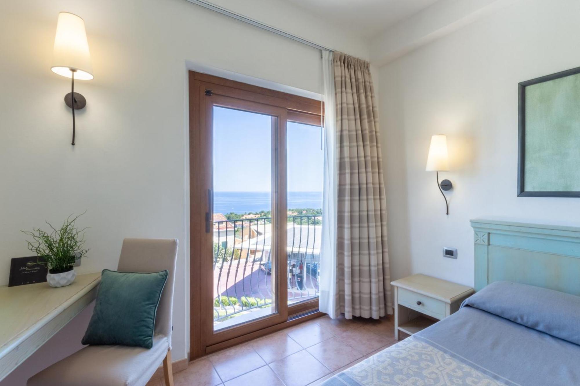 Hotel Brancamaria Cala Gonone Dış mekan fotoğraf