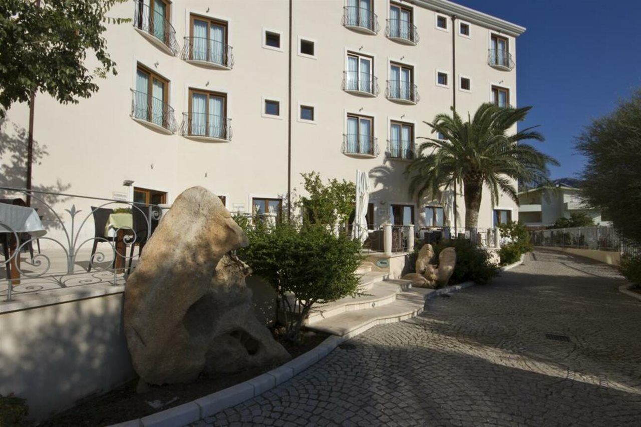 Hotel Brancamaria Cala Gonone Dış mekan fotoğraf
